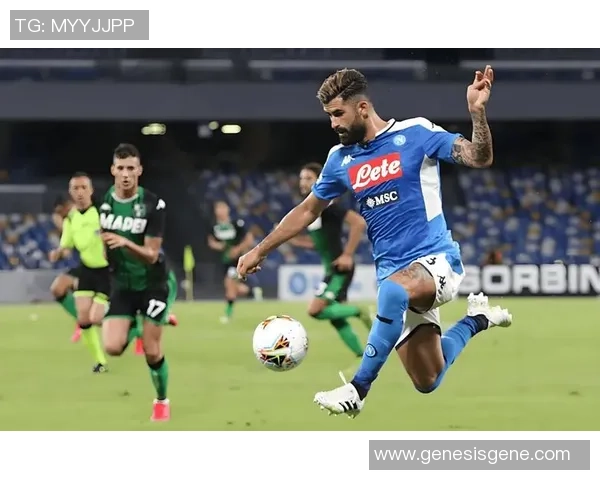 友谊赛精彩对决本菲卡与那不勒斯战成平局神扑瞬间引发全场热烈反响